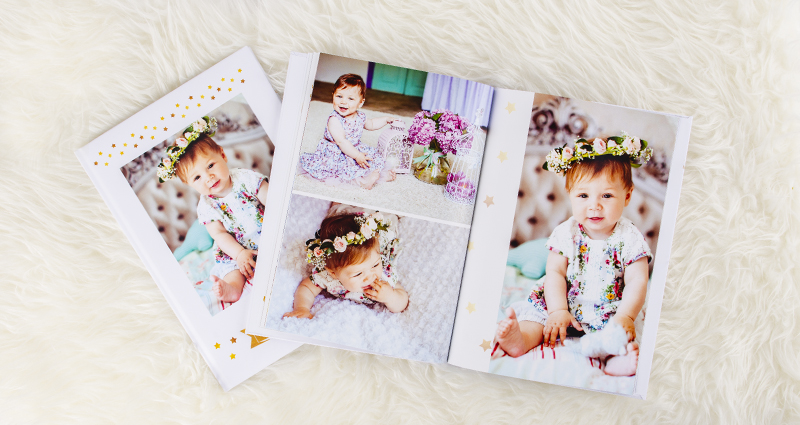 Fotobuch mit Bildern vom Baby-Fotoshooting