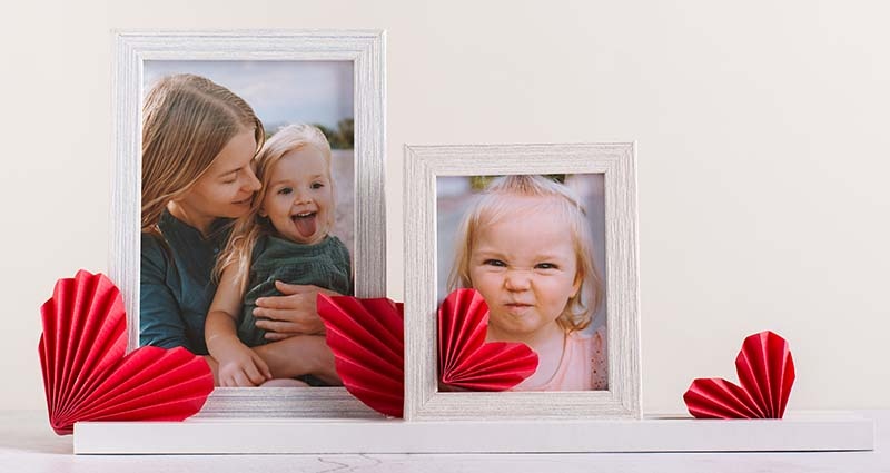 A DIY frame as personalised mothers day gifts