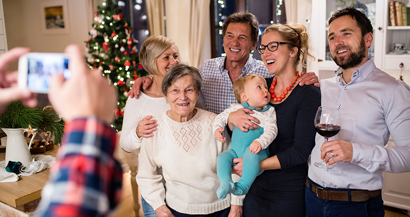 La photo en famille prise pendant le Réveillon de Noël