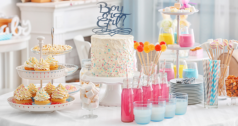 Zoete snack voor op tafel tijdens een babyshower