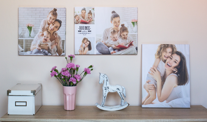 Toiles photo avec une mère  et sa fille.