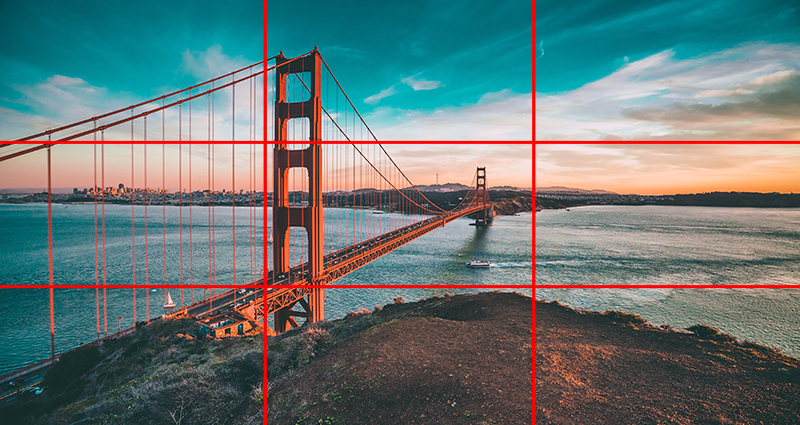 Bild von einer langen Brücke; Bildausschnitt mittels Linien in 9 gleiche Teile aufgeteilt