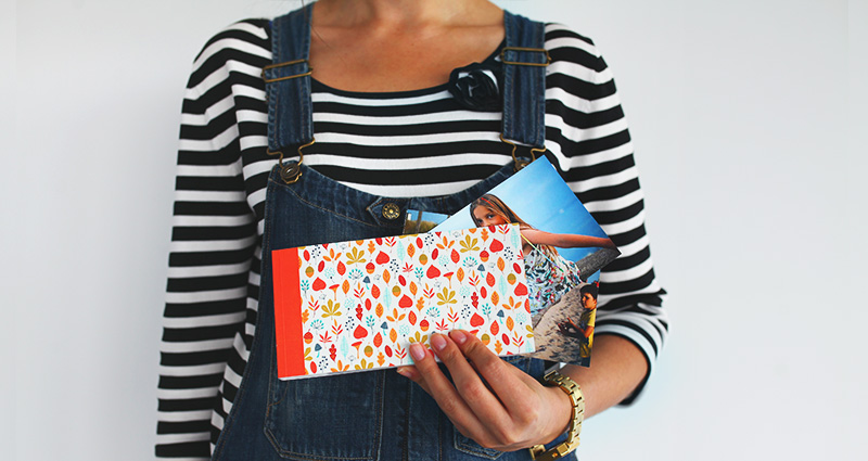 Sharebook is a compact photobook that may be easily carried in a bag or a pocket.