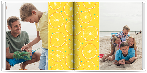 <p>Vakantie is een ander 'reis' sjabloon waarmee je je mooiste vakantieherinneringen kunt bewaren. Dit sjabloon is perfect voor foto's van zowel lange, exotische reizen als ... een rustige zomer aan zee. De intensieve turquoise en gele kleuren benadrukken